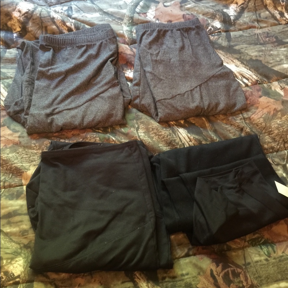 SOLD ❗️Maternity leggings & jeans bundle